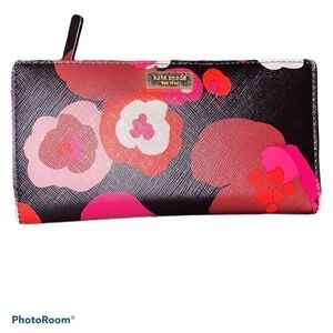 Kate  spade ♠️ floral patterned wallet